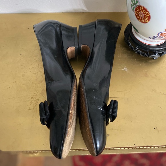 Salvatore Ferragamo with gold buckle  leather shoes - Picture 3 of 7